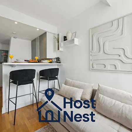 Charming Eiffel Tower View Nest In 8th * פריז