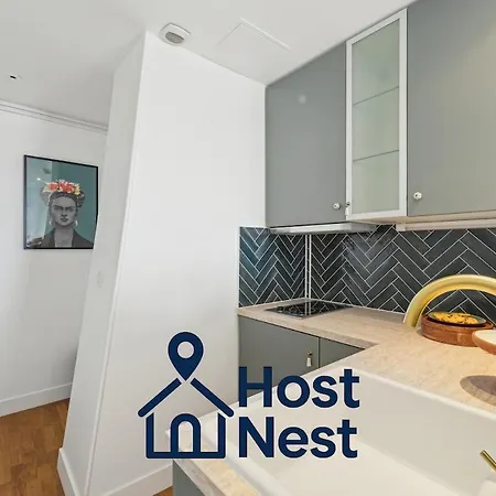 Charming Eiffel Tower View Nest In 8th *