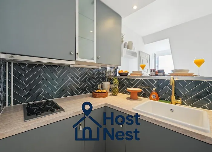 Charming Eiffel Tower View Nest In 8th 파리