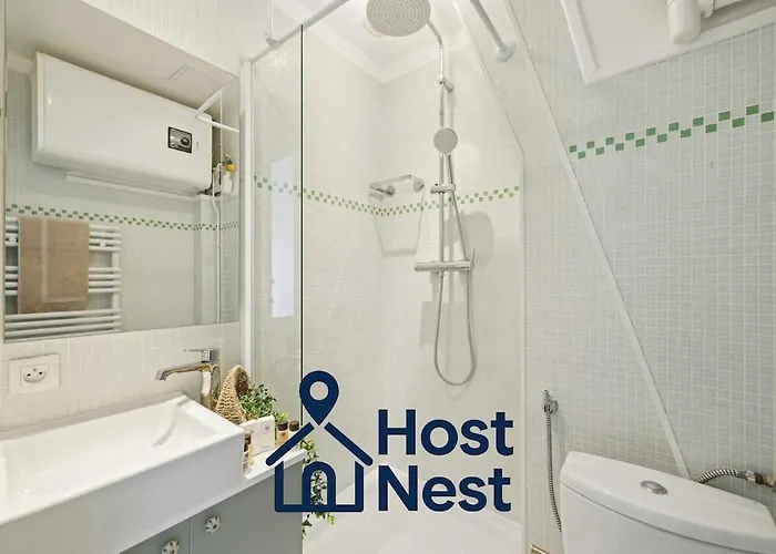 Charming Eiffel Tower View Nest In 8th דירה פריז