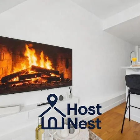 Daire Charming Eiffel Tower View Nest In 8th Paris